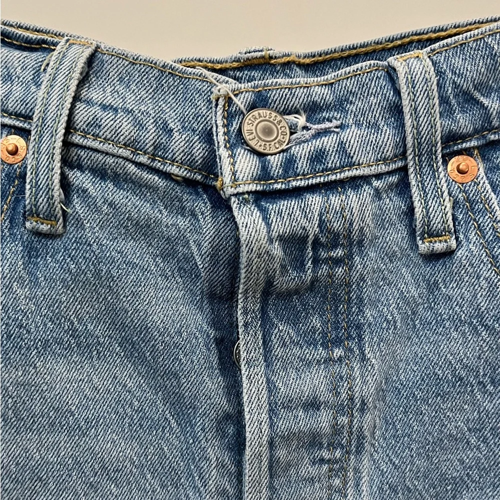Levi’s 501 Mid-thigh Shorts - Picture 11 of 13